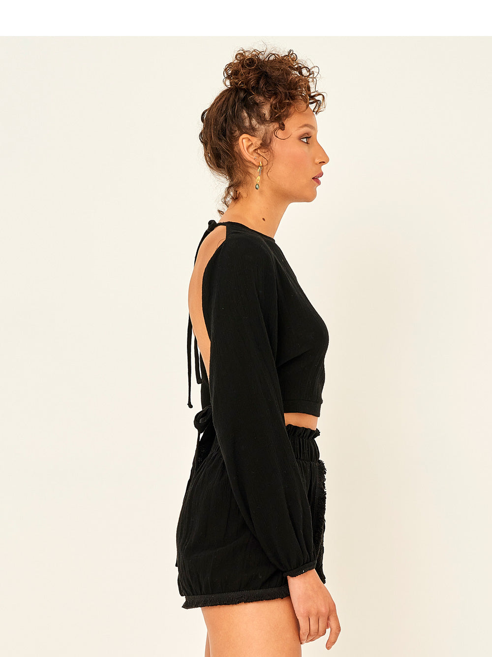 <tc>MYNDOS SHORTS BLACK</tc>