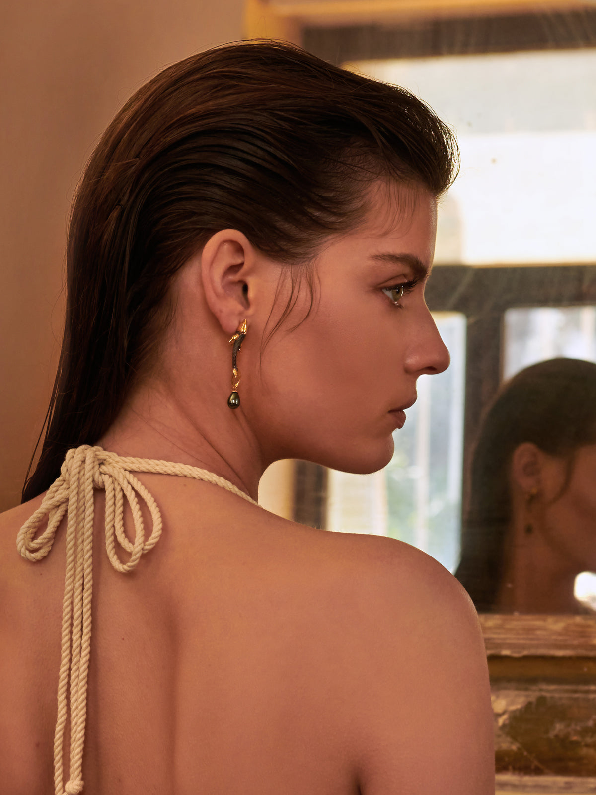 NIXIE EARRING